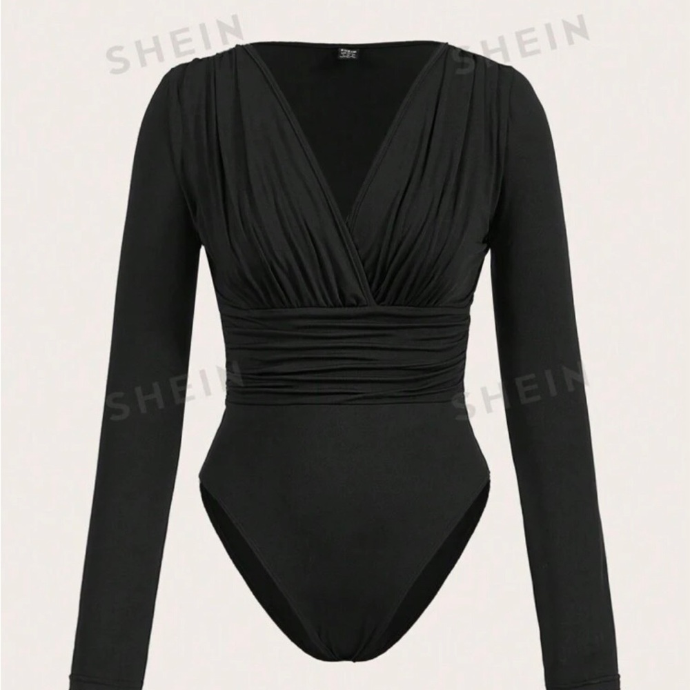 SHEIN Slayr Surplice Neck Ruched Bodysuit.shein unable 2 return. It’s too small.